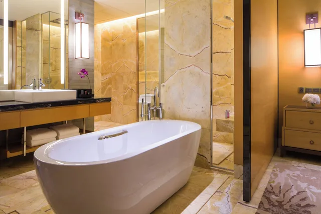 غرفة كلوب بسريرين مزدوجين بإطلالة على البحر، Haikou Marriott Hotel 9/10