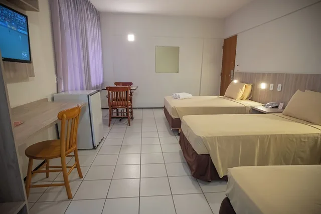 غرفة قياسية ثلاثية بثلاثة أسرّة، Abbeville Hotel 1/10