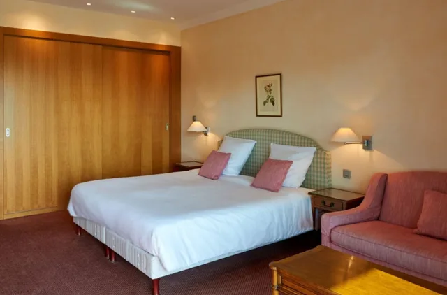جناح بسرير مزدوج، Relais de Margaux 3/10