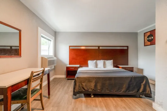 غرفة بسرير كينج، Alamo Oasis Inn and Suites By OYO San Antonio 7/9