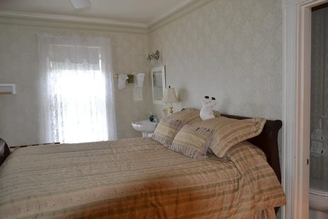 غرفة كلاسيكية بسرير كوين بإطلالة على الحديقة، Cheney House 1/9