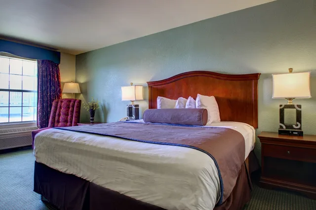 غرفة قياسية مفردة بسرير كينج للمدخنين، Key West Inn Tunica 1/4
