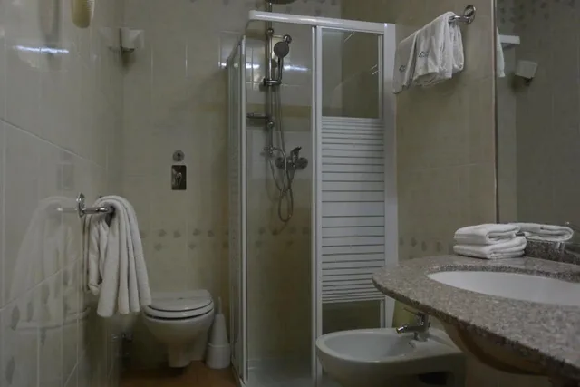 غرفة قياسية مفردة، Hotel Italia 3/4