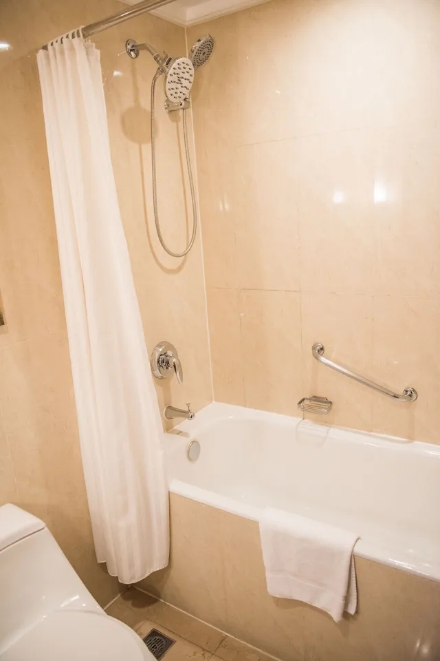 غرفة ديلوكس بسرير كينج، Courtyard Shanghai Pudong 5/6