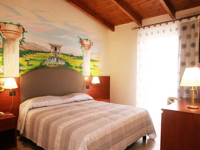 غرفة كلاسيكية بسرير كوين، Hotel Tempio 3/5