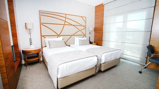 Superior, Twin Beds, Land View، Cevahir Hotel Istanbul Asia 2/3