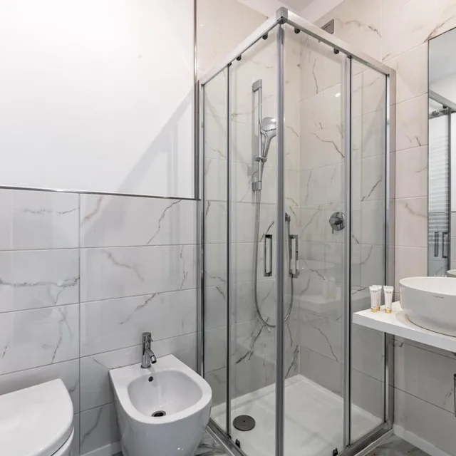 غرفة بسرير كوين، Sanremo Luxury Suites 7/8