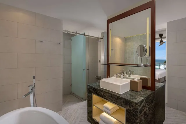 Junior Suite, King Bed, Sea View, Radisson Blu Resort Galle 5/7