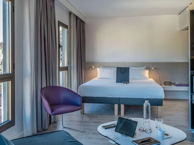 جناح سوبيريور بسرير مزدوج وسريرين منفصلين، Suite Novotel Malaga Centro Hotel 2/10