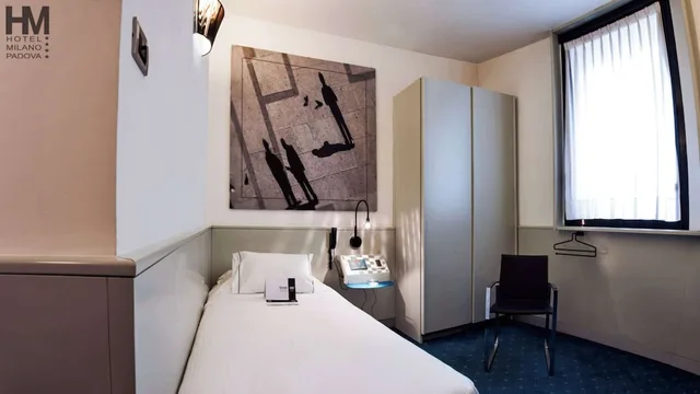 Standard, French Bed, Small، Sure Hotel by Best Western Milano 2/3