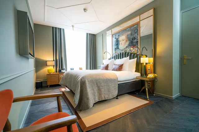 Gallery, Miva, Deluxe, King Bed، The Collector 2/3