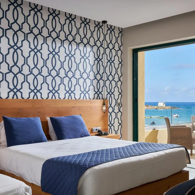 Superior, Family, Sirens Beach Hotel 6/10