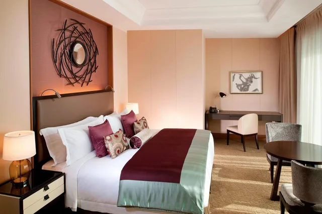 جناح، The St. Regis Osaka 1/2