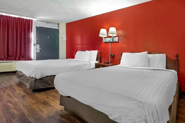 غرفة رباعية بسريرين كوين، Econo Lodge Cortland Downtown NY 4/5