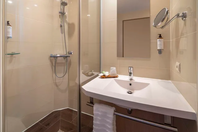 غرفة كومفورت كبيرة بسرير كوين، Best Western Plus Hotel Colbert 3/4