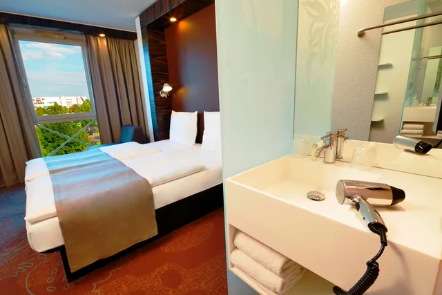 غرفة قياسية بسرير مزدوج، B&B Hotel Koln-West 4/4