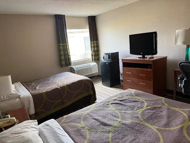 Room, 2 Double Beds, Accessible, Super 8 By Wyndham Chambersburg I-81 4/6