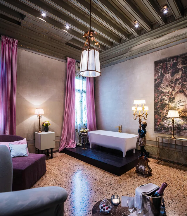 جناح، Hotel Heureka 1/3