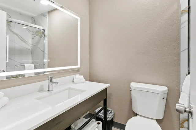 غرفة بسرير كينج لذوي الإعاقة، Motel6 Tempe, AZ – Elliot Road 2/3