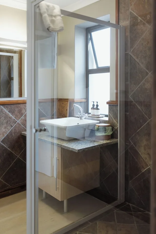غرفة قياسية بسرير كوين بإطلالة على الحديقة، Whale Away Guest House 5/6
