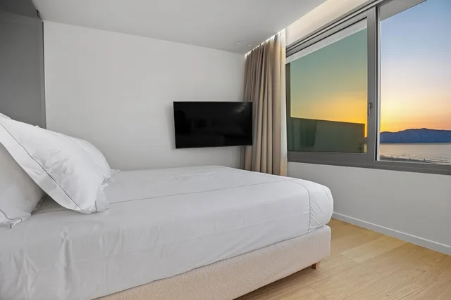Sky, Swim Up, Junior Suite, 1 King and 1 Single Beds, Sea View، Ventale Island Breeze Resort 3/5