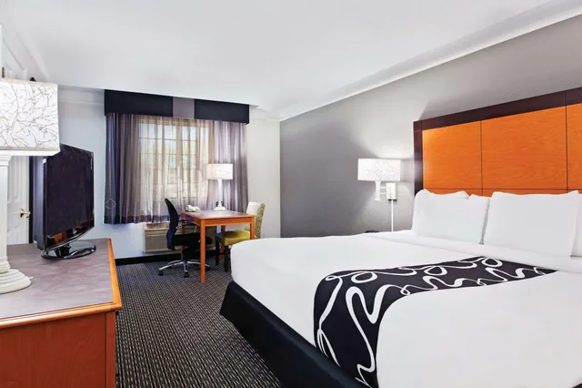 غرفة بسرير كينج، La Quinta Inn Champaign 10/10