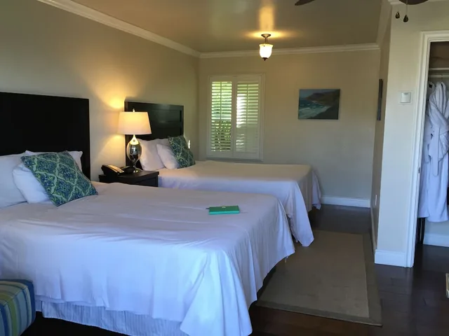 غرفة سيغنتشر بسريرين كوين، Beach Bungalow Inn and Suites 3/4