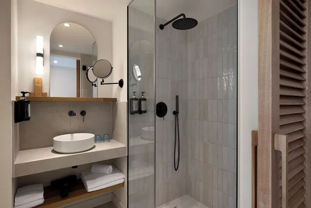 غرفة بريميوم ثلاثية بإطلالة على البحر بشرفة، Inmood Aucanada Hotel 2/3