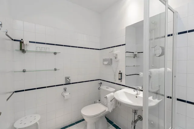 غرفة ثلاثية، Hotel Karntnerhof 4/4