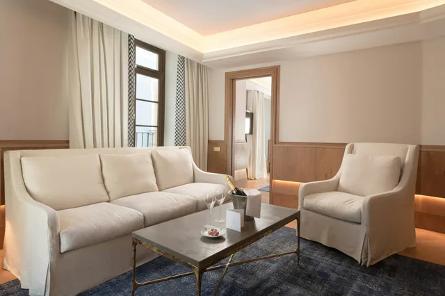 Suite, Palacio Solecio 1/1