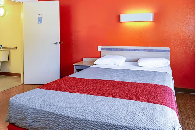 غرفة بسرير كوين، Motel6 Palatine, IL - Chicago Northwest 8/10