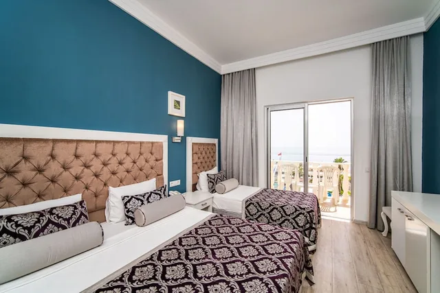 غرفة قياسية بسرير مزدوج وسرير فردي بإطلالة على البحر، SL La Perla Hotel Kemer 3/10
