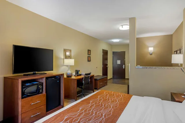 غرفة بسرير كينج، Comfort Inn & Suites Sayre, PA 5/7