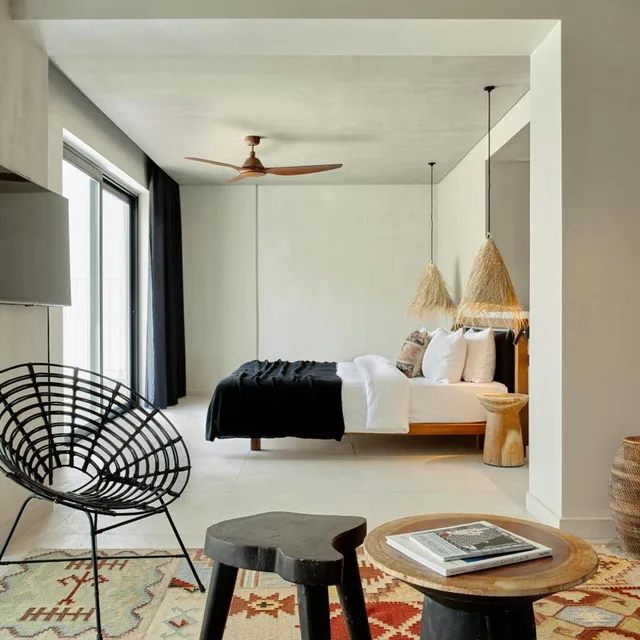 جناح، The Syntopia Hotel 8/10