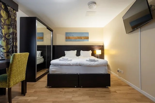 Atrium, Medium, Queen Bed، Injoy Premium Solna 6/10