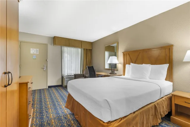 غرفة بسرير مزدوج، Best Western Dulles Airport Inn 1/5