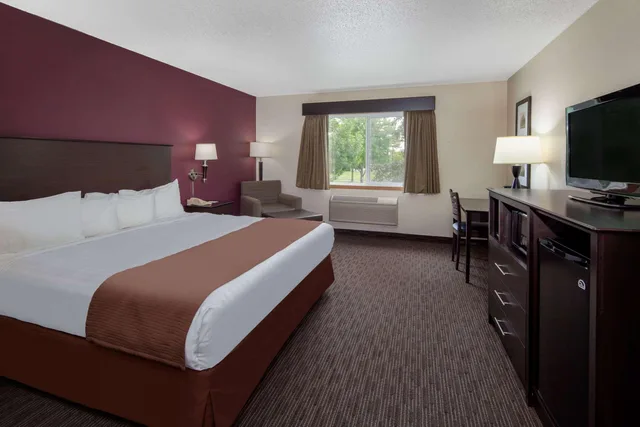 غرفة بسرير كينج، Americinn By Wyndham Northfield 1/2