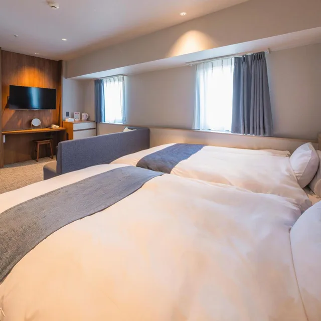 غرفة ثلاثية، New Osaka Hotel 1/6
