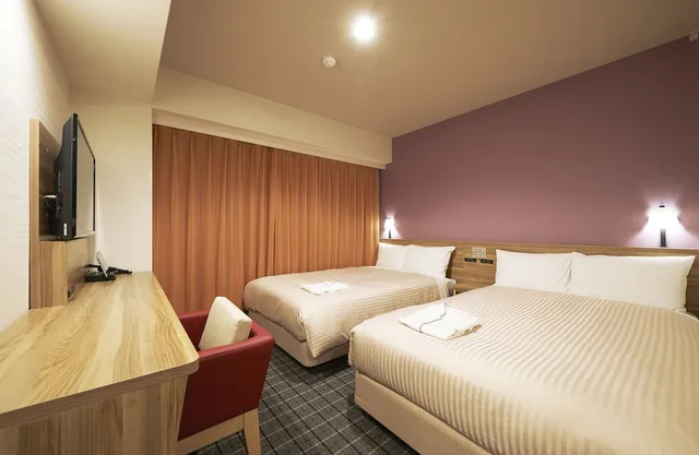 Room, Twin Beds, Sotetsu Fresa Inn Osaka-Shinsaibashi 3/7