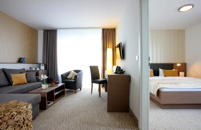 جناح بإطلالة على البحر بشرفة، Hotel Bernstein 3/4
