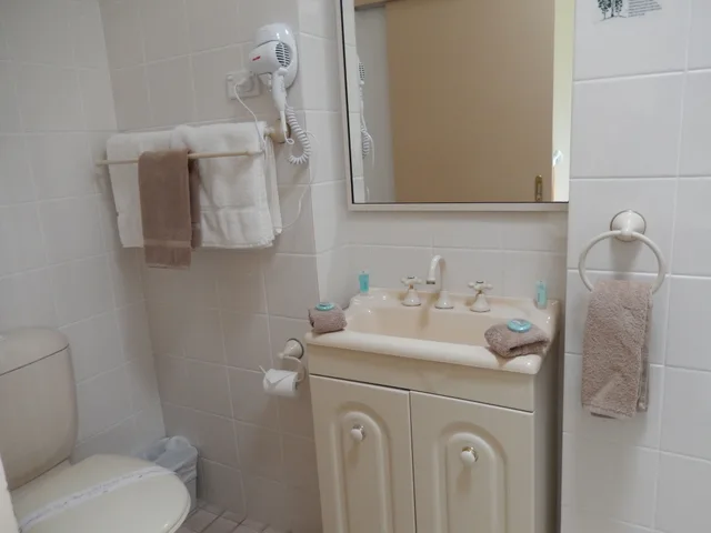 غرفة عائلية بسرير كوين وسريرين منفصلين، PIONEER WAY MOTEL 4/6
