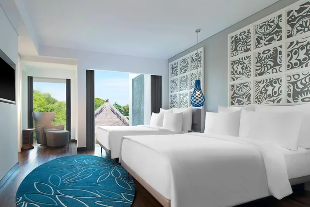 2 Bedrooms, Suite, 1 King and 2 Queen Beds, Lagoon View, Balcony، Le Meridien Bali Jimbaran Hotel 2/5
