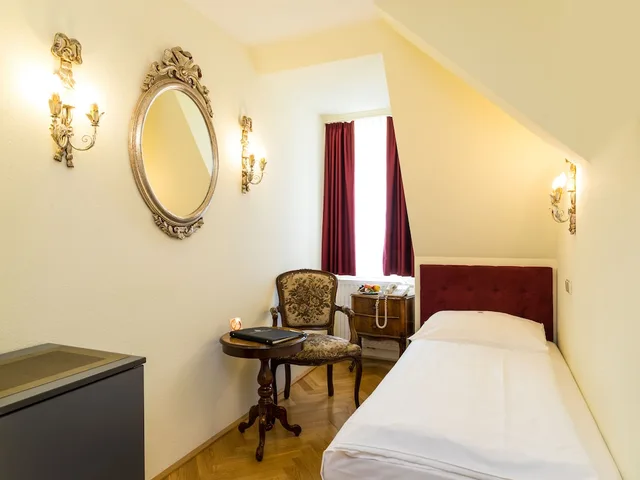 غرفة قياسية مفردة، Regina Hotel 4/6
