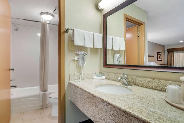 غرفة قياسية بسريرين كوين للمدخنين، Best Western Vicksburg 7/8