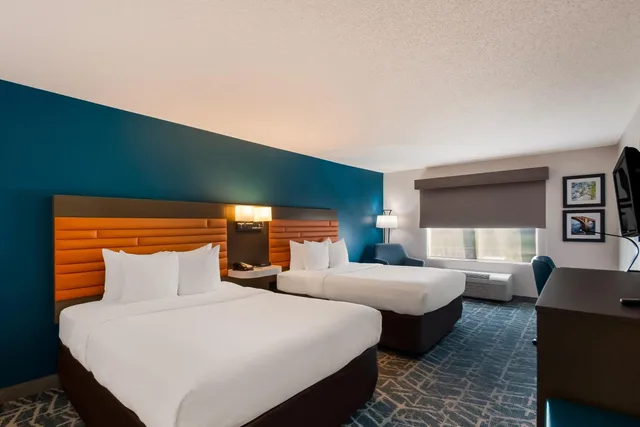 غرفة بسريرين كوين يُسمح فيها بالحيوانات الأليفة، Comfort Inn Falls Church - Tysons Corner 9/10