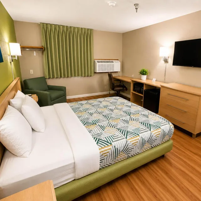 1 Queen Bed - ADA/Tub/Smoking، Motel6 Morehead, KY 7/10