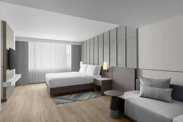 جناح استوديو كلوب بسرير كينج بحوض استحمام، Courtyard By Marriott Bangkok Sukhumvit 20 2/4