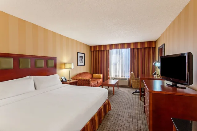 غرفة قياسية بسرير كوين في طابق مرتفع، Holiday Inn Sacramento Downtown Arena 3/7
