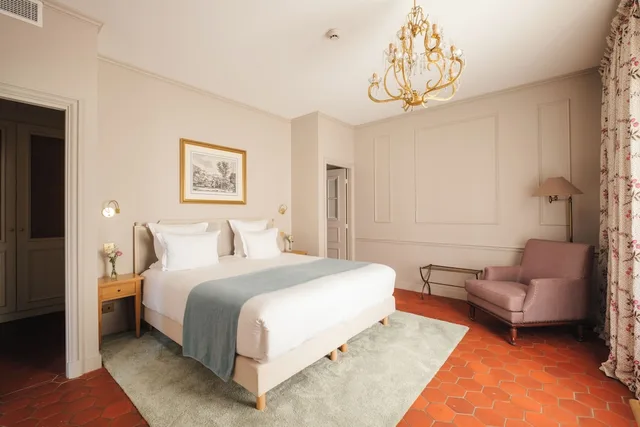 جناح جونيور بسرير كوين، Chateau de Fonscolombe 2/8