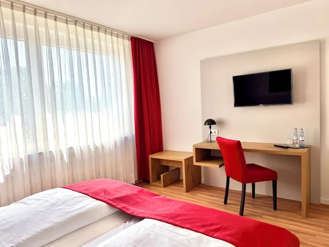 غرفة بسرير كوين، Stadthotel Langenfeld 9/10